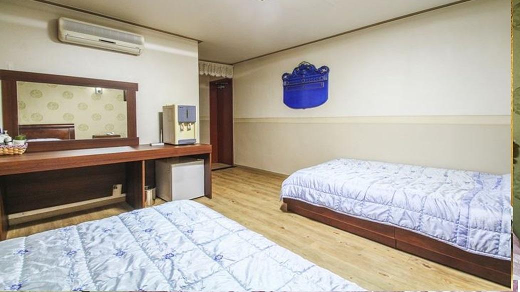 Bobos Hotel Чеджу Екстериор снимка